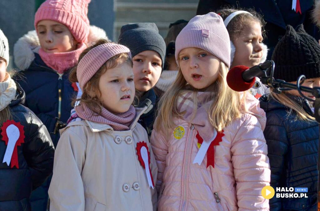 spiewanie piesni patriotycznych w busku zdroju 7