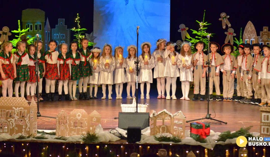 Rozpoczął się VIII Przegląd Kolęd i Pastorałek „Anielskie Kolędowanie” w Busku-Zdroju. (ZDJĘCIA)