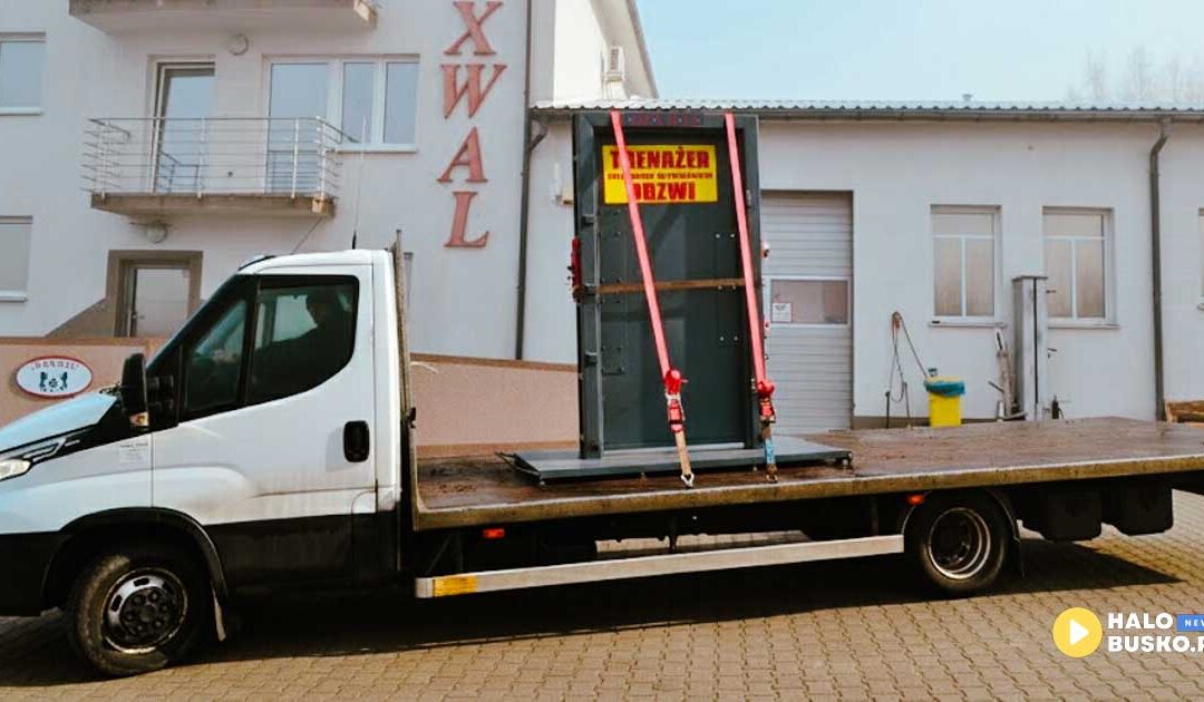 DEXWAL wspiera pożarnictwo – specjalistyczne drzwi trenażowe dla strażaków z Kielc.