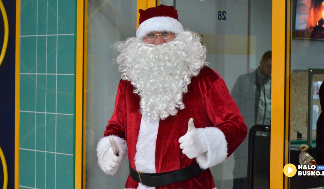 Około 250 pływaków wzięło udział w Mikołajkowym Pływaniu w Busku-Zdroju. (ZDJĘCIA)