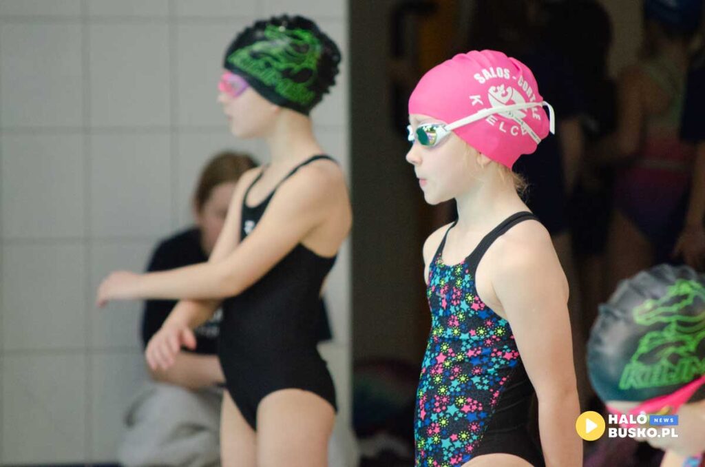 zawody plywackie na basenie w busku zdroju 19