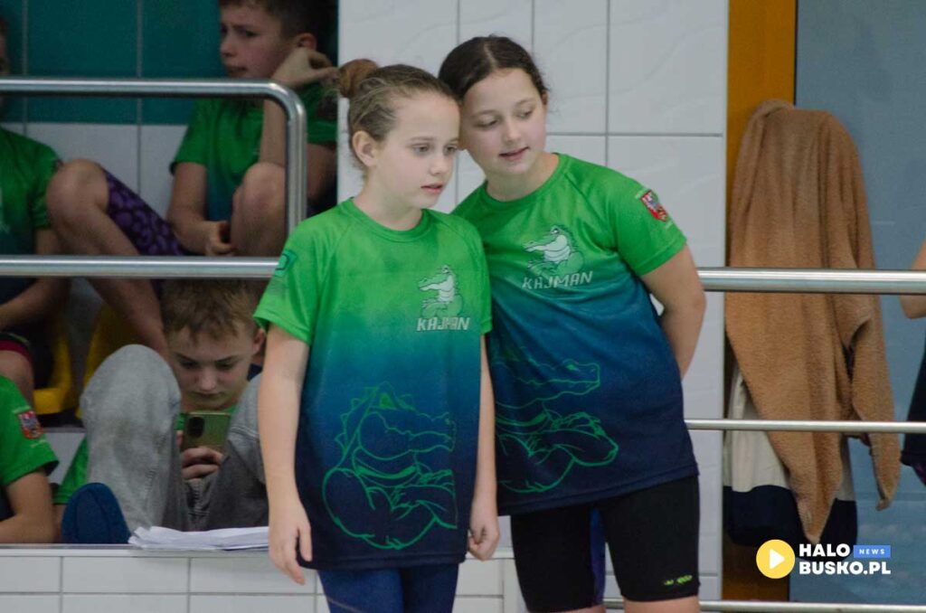 zawody plywackie na basenie w busku zdroju 24