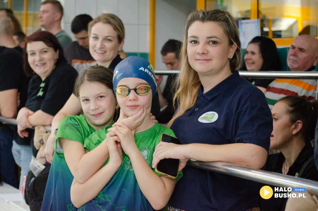 zawody plywackie na basenie w busku zdroju 4