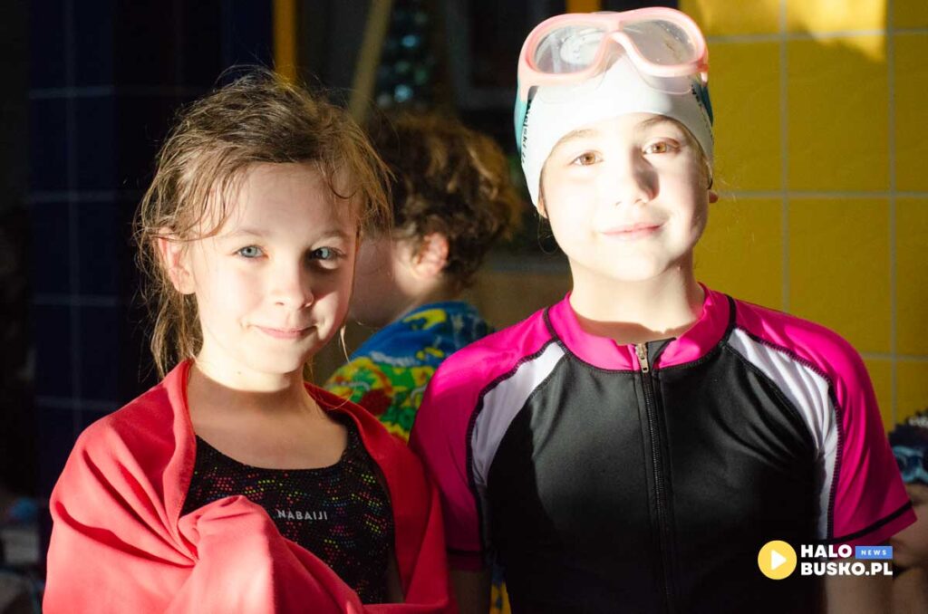 zawody plywackie na basenie w busku zdroju 6