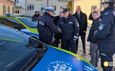 Podsumowanie roku 2025 w buskiej policji. Nowe radiowozy trafiły do służby.