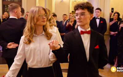 Uroczysty Polonez rozpoczął Studniówkę 2025 w ZSTiO im. Kazimierza Wielkiego w Busku-Zdroju.