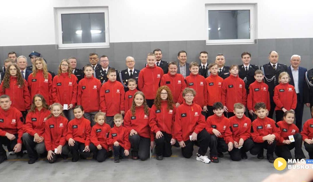 11 młodych adeptów dołączyło do Młodzieżowej Drużyny Pożarniczej przy OSP Mikułowice. (VIDEO)