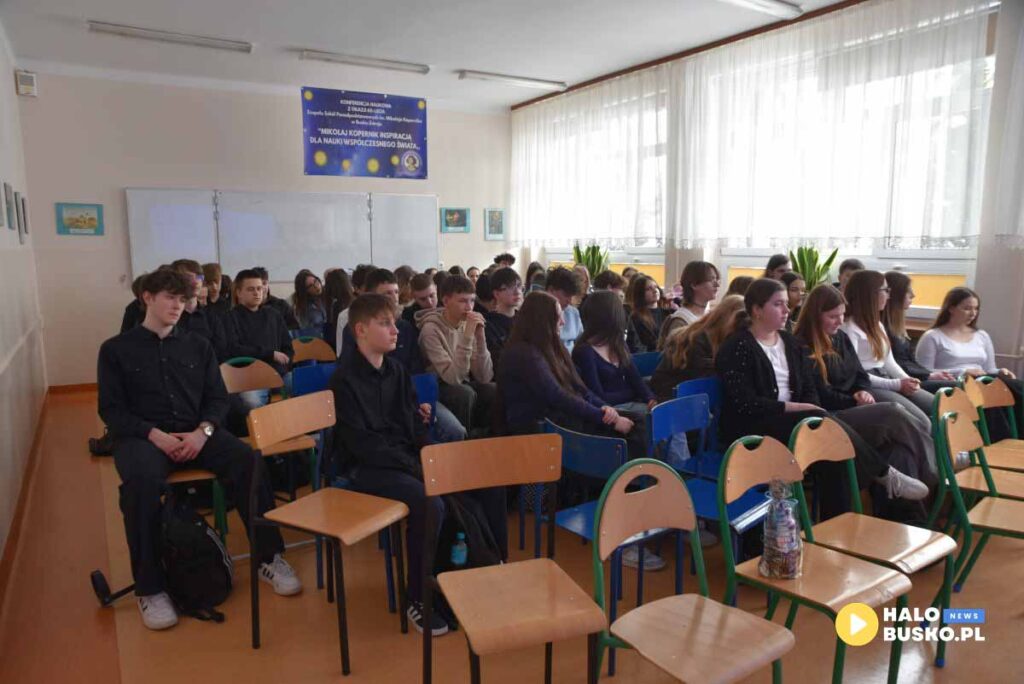 zsp Konferencja naukowa z okazji 60 lecia Zespolu Szkol Ponadpodstawowych0A0Aim. Mikolaja Kopernika w Busku Zdroju 05
