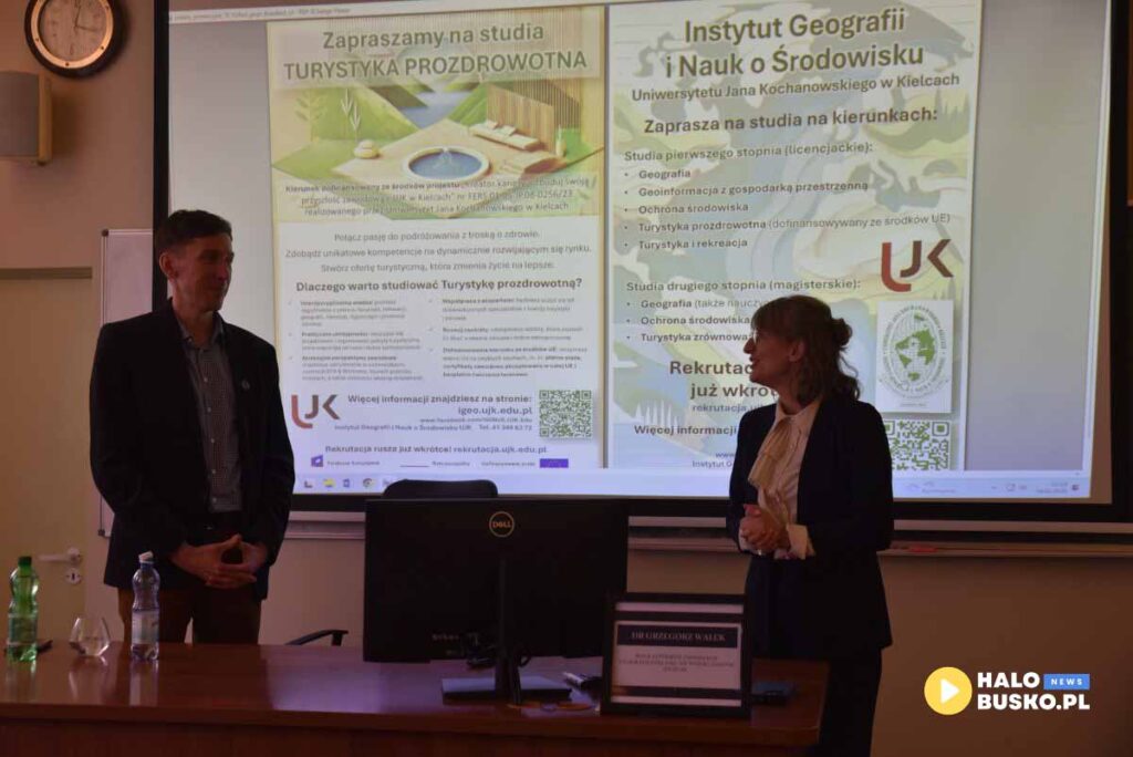 zsp Konferencja naukowa z okazji 60 lecia Zespolu Szkol Ponadpodstawowych0A0Aim. Mikolaja Kopernika w Busku Zdroju 11