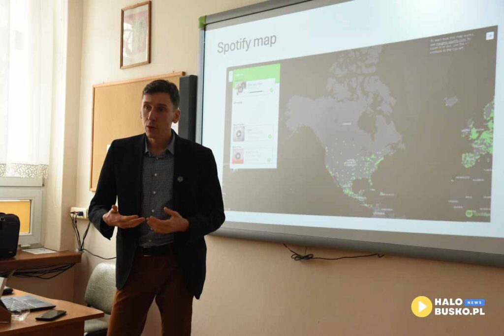 zsp Konferencja naukowa z okazji 60 lecia Zespolu Szkol Ponadpodstawowych0A0Aim. Mikolaja Kopernika w Busku Zdroju 15