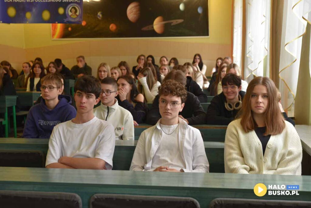 zsp Konferencja naukowa z okazji 60 lecia Zespolu Szkol Ponadpodstawowych0A0Aim. Mikolaja Kopernika w Busku Zdroju 25