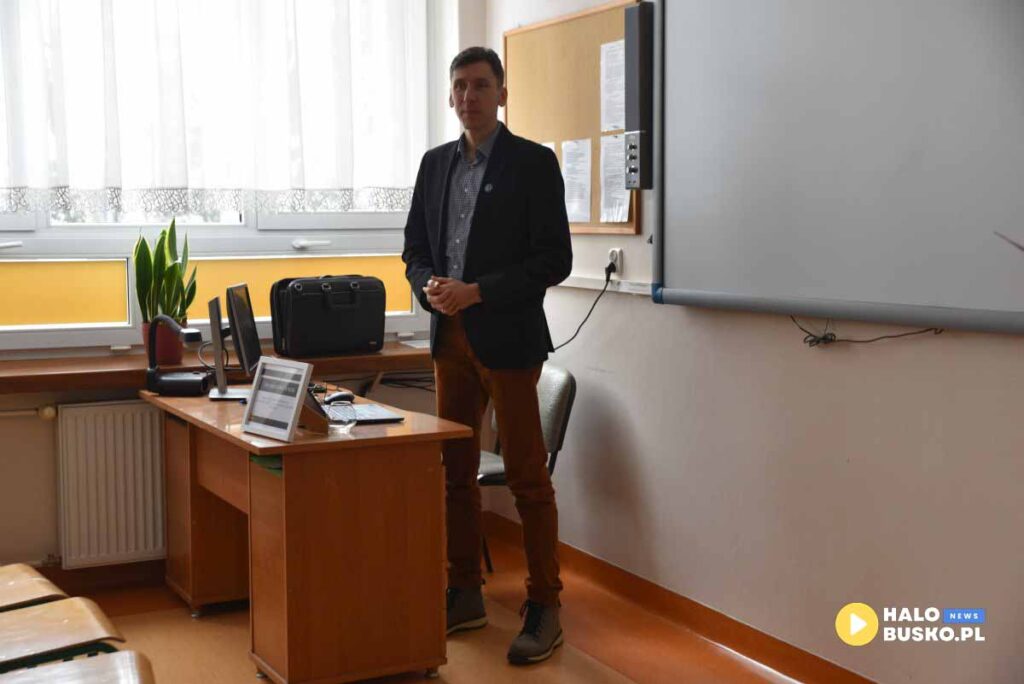 zsp Konferencja naukowa z okazji 60 lecia Zespolu Szkol Ponadpodstawowych0A0Aim. Mikolaja Kopernika w Busku Zdroju 29