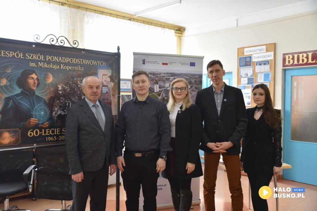 zsp Konferencja naukowa z okazji 60 lecia Zespolu Szkol Ponadpodstawowych0A0Aim. Mikolaja Kopernika w Busku Zdroju 31