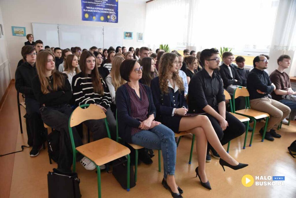 zsp Konferencja naukowa z okazji 60 lecia Zespolu Szkol Ponadpodstawowych0A0Aim. Mikolaja Kopernika w Busku Zdroju 35