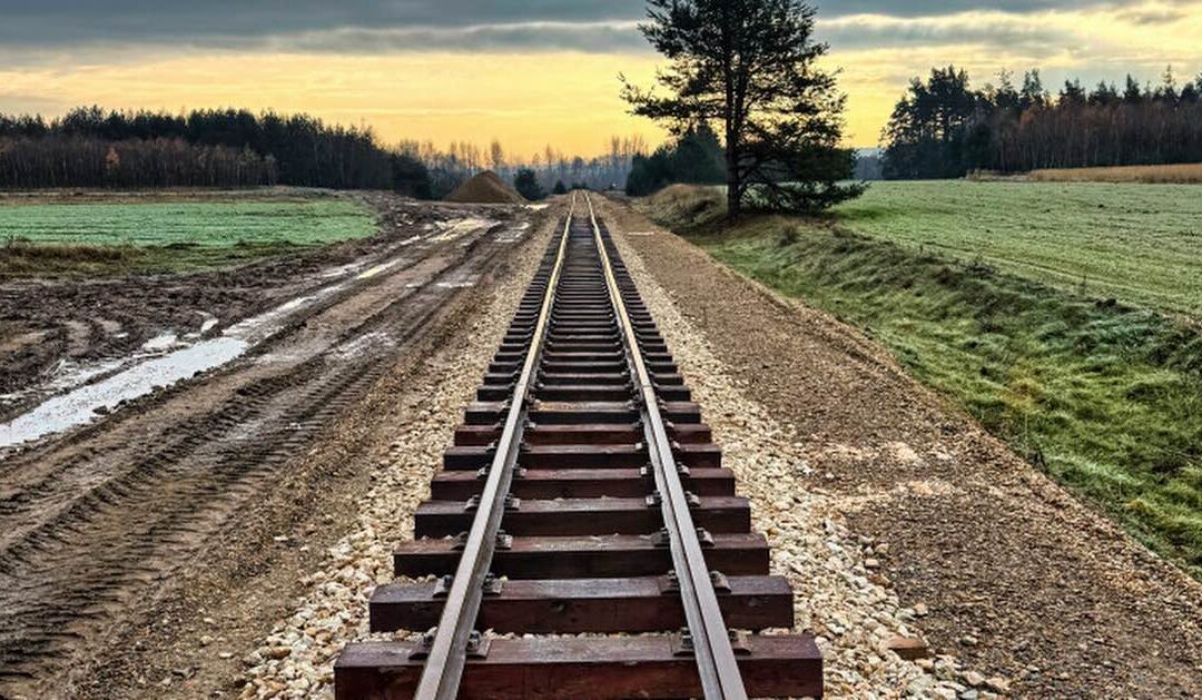 „Ciuchcia Ponidzie” wraca na tory – rewitalizacja chodzi w decydującą fazę.