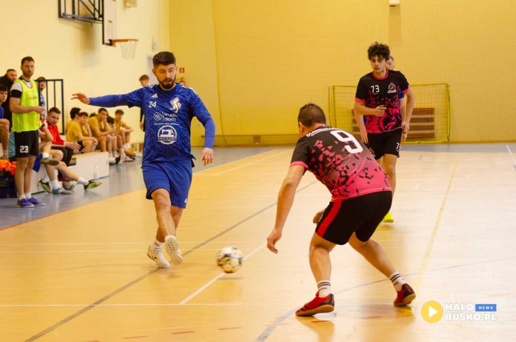 memorial szymona kowala w busku zdroju 16