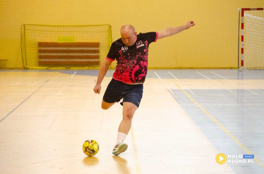 memorial szymona kowala w busku zdroju 30