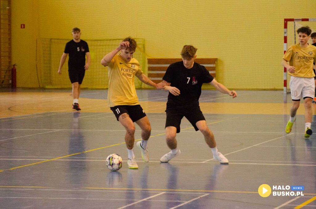 memorial szymona kowala w busku zdroju 31