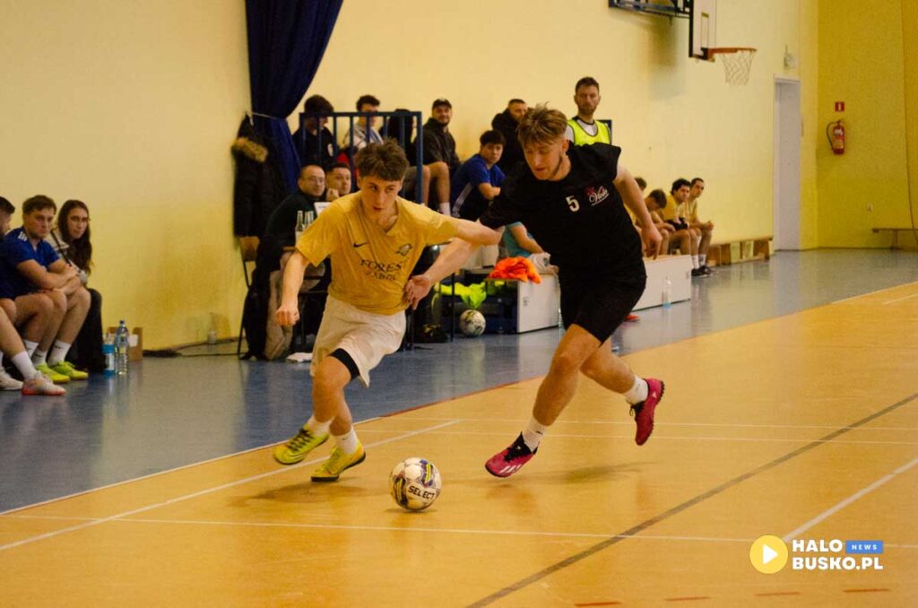 memorial szymona kowala w busku zdroju 32