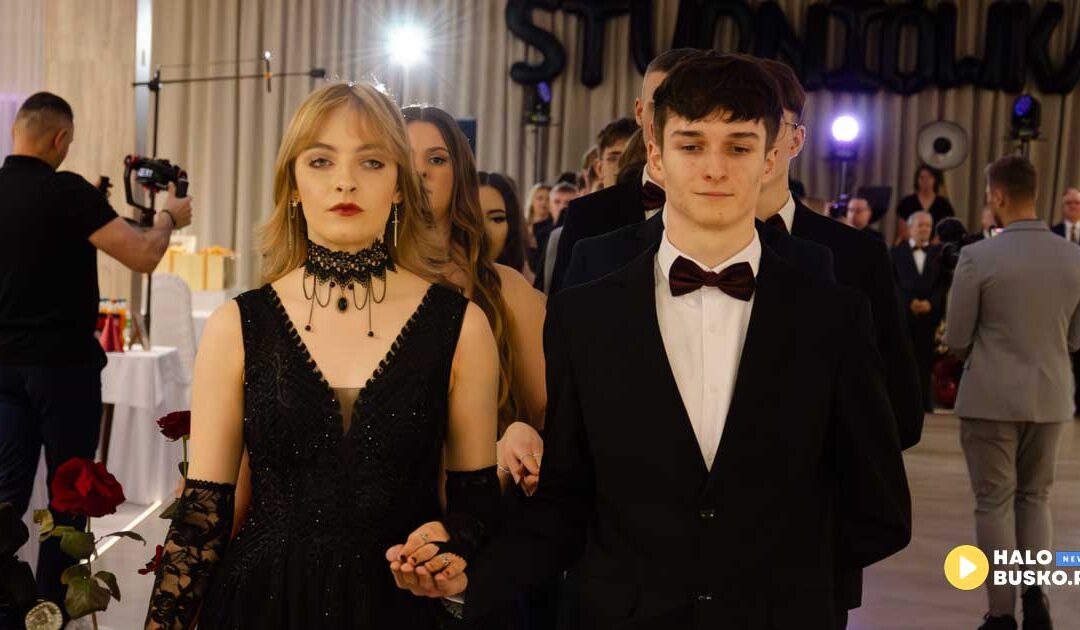 Polonez otworzył bal maturzystów Zespołu Szkół Techniczno-Informatycznych w Busku-Zdroju.