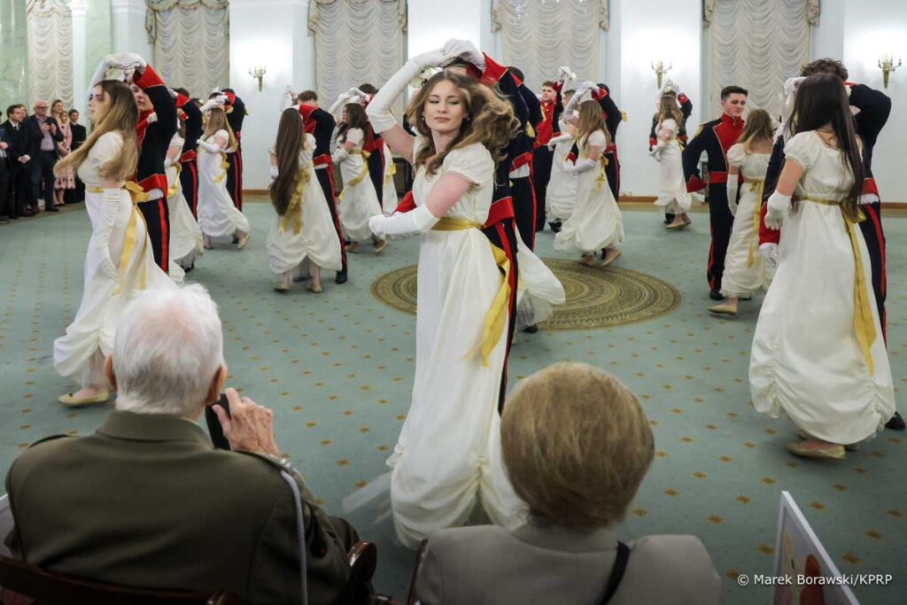 uczniowie z I LO w Busku Zdroju w Palacu Prezydenckim 5