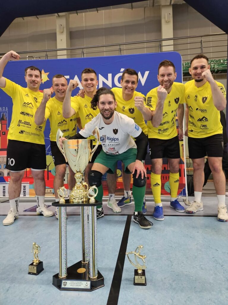 683637535 980712687816225 1480425127431242561 n