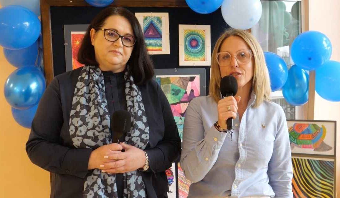 Niebieskie światło solidarności. Busko-Zdrój uczciło Światowy Dzień Autyzmu.