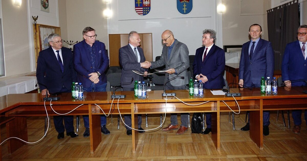 podpisanie umów na drogi