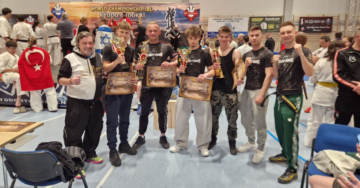 Zawodnicy Hunters Fight Club Busko-Zdrój ze srebrnymi medalami Mistrzostw Świata.