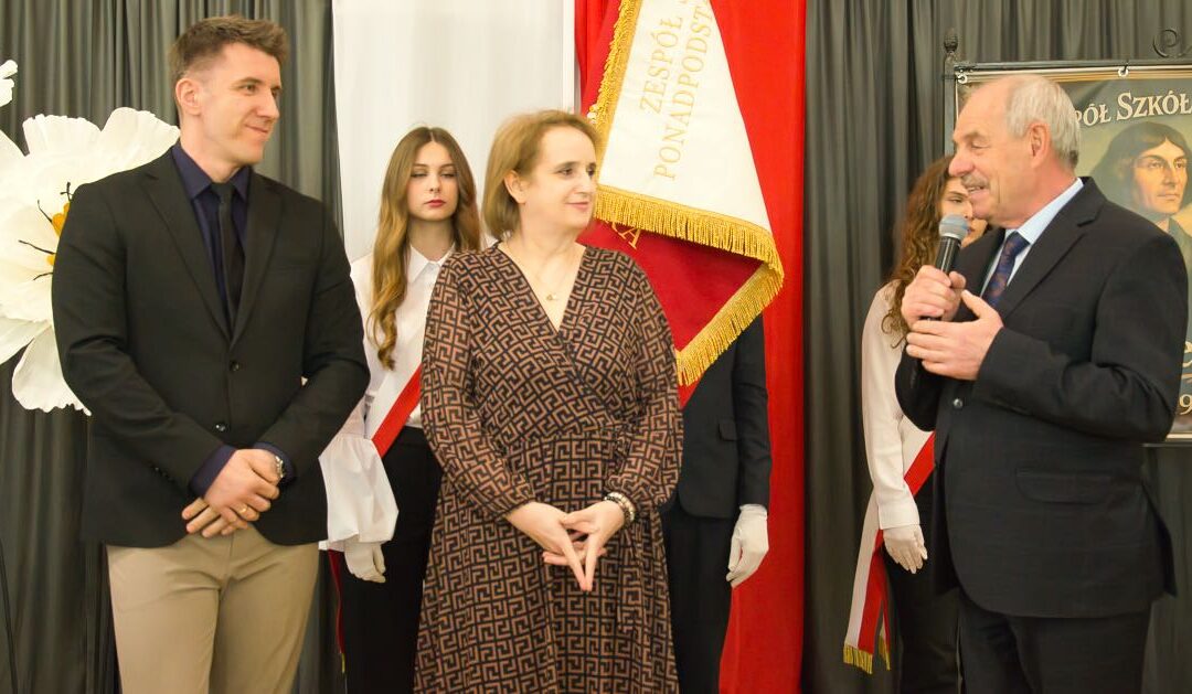 Maturzyści z ZSP im. Mikołaja Kopernika w Busku-Zdroju zakończyli rok szkolny.