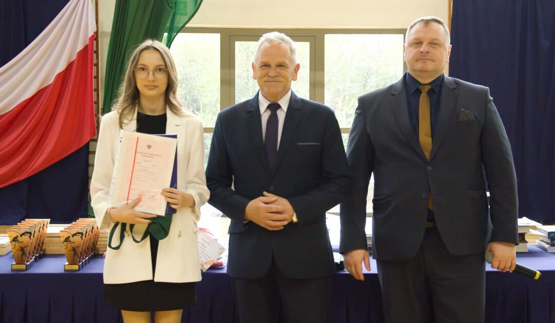 Maturzyści z ZSTiO im. Kazimierza Wielkiego uroczyście zakończyli rok szkolny.