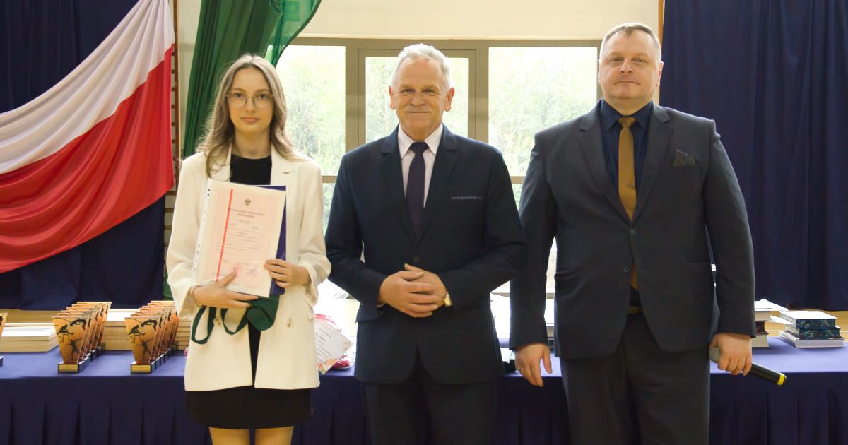 Maturzyści z ZSTiO im. Kazimierza Wielkiego uroczyście zakończyli rok szkolny.