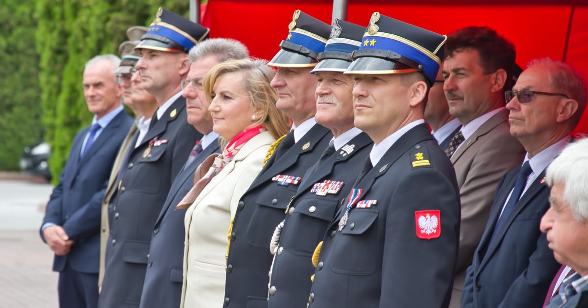 Powiatowe Obchody Dnia Strażaka 2026 w Busku-Zdroju – strażacy odebrali odznaczenia i awanse.