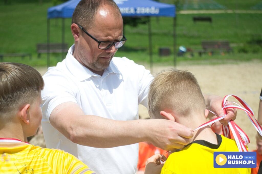 handbalove kids w busku zdroju turniej plazowy 17