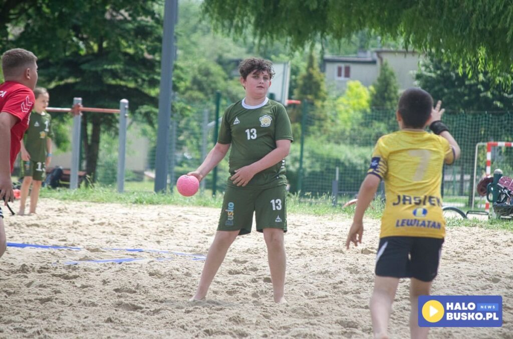 handbalove kids w busku zdroju turniej plazowy 7