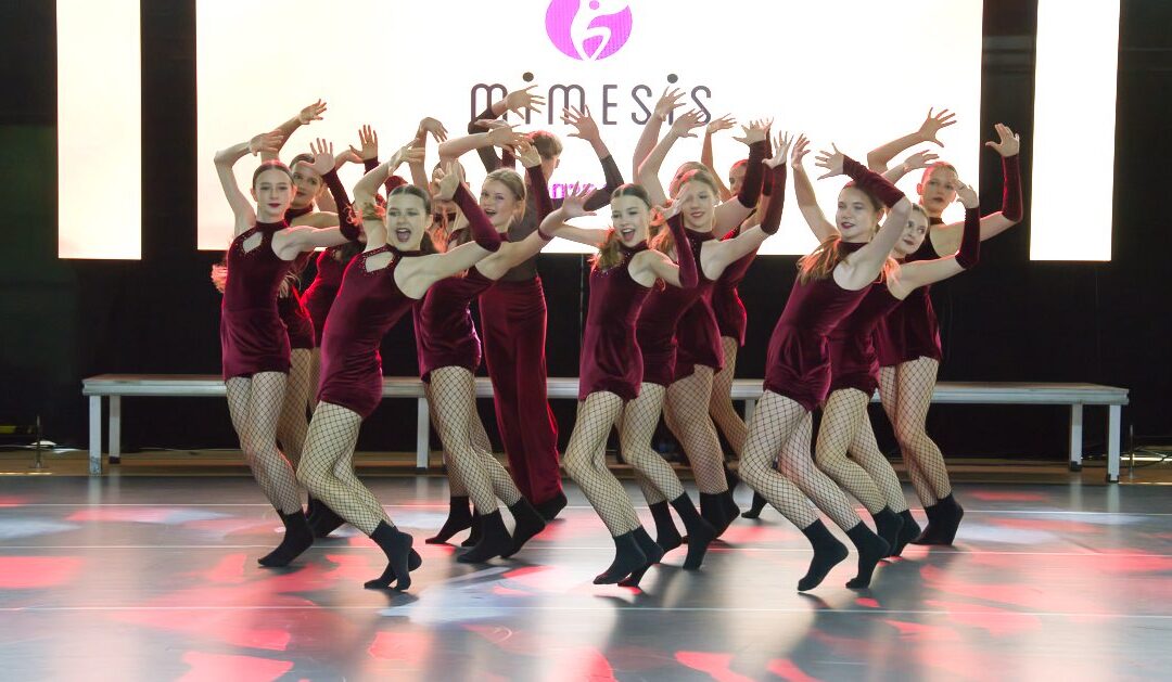 Gala zakończenia sezonu sportowo-artystycznego Mimesis w Busku-Zdroju. Emocje, występy i podsumowanie roku pracy.