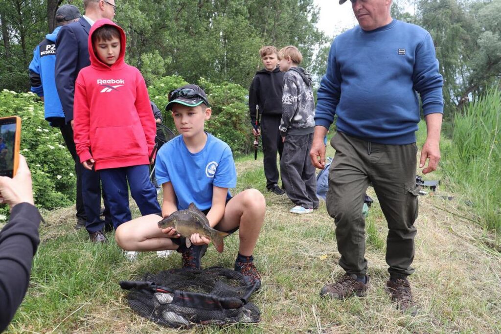 zawody wedkarskie z okazji dnia dziecka w radzanowie 4