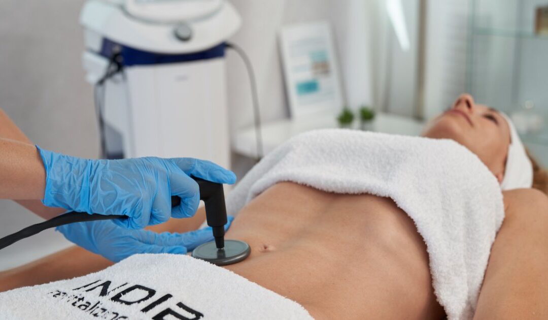 Nowoczesna terapia blizn w Anna Stelmach CLINIC w Busku-Zdroju. INDIBA® wspiera regenerację tkanek.