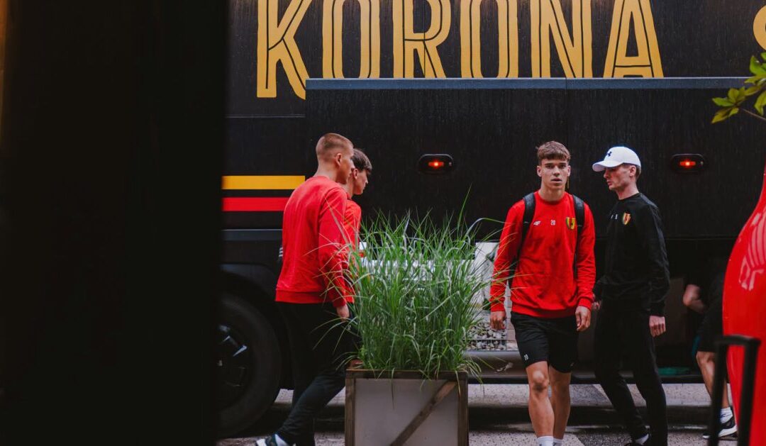 Korona Kielce rozpoczęła obóz przygotowawczy w Busku-Zdroju. Trener zabrał 27 zawodników.