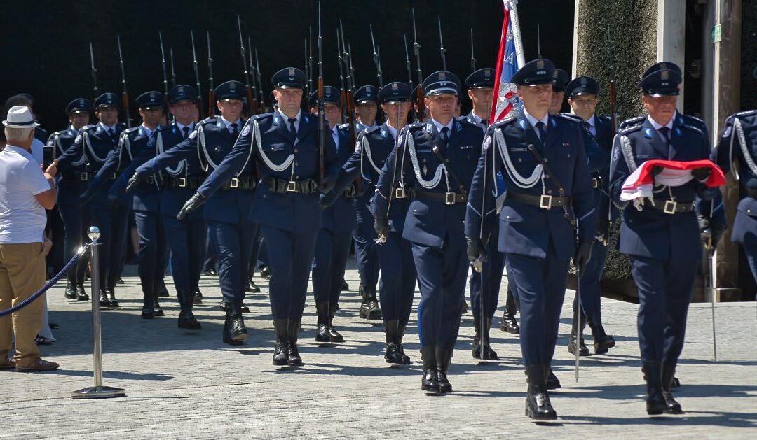 Trwają Wojewódzkie Obchody Święta Policji Garnizonu Świętokrzyskiego w Busku-Zdroju.