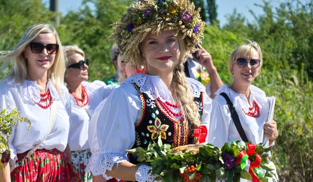 Dożynki Gminne w Solcu-Zdroju 2026. Rozpoczęła się część obrzędowa.