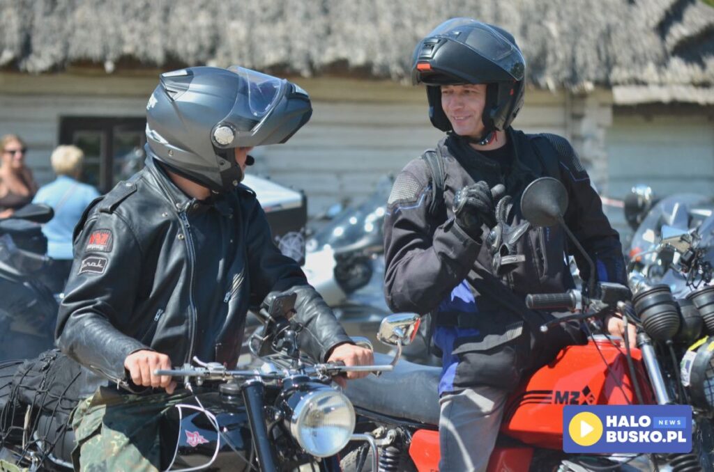 moto piknik w muzeum wsi kieleckiej w tokarni 24