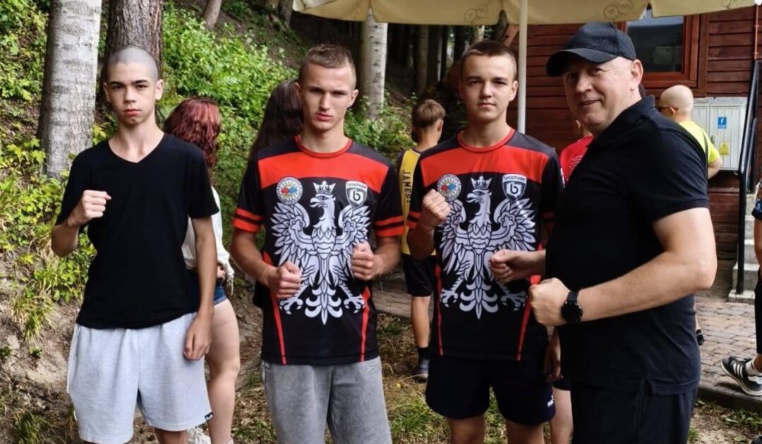 Zawodnicy Ring Busko-Zdrój wracają do treningów. Część kadry wojewódzkiej przebywa na obozie w Dobczycach