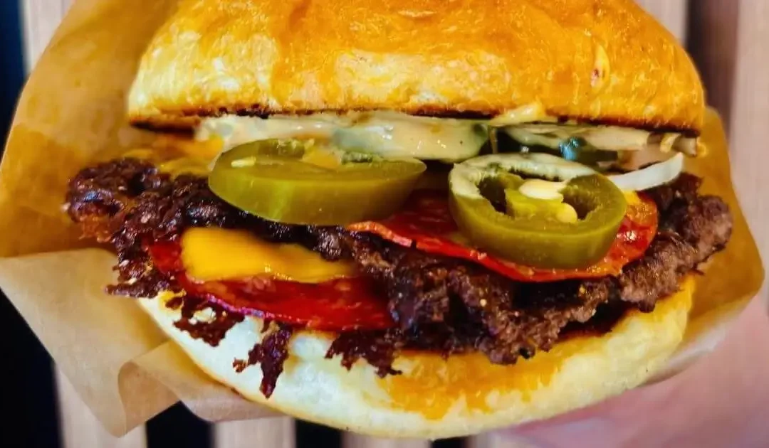 Burger PAKA w Busku-Zdroju zaprasza na konkretną porcję smaku!