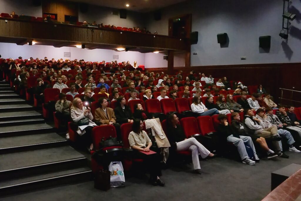 Konferencja młodzieży o nauce języków obcych w Busku-Zdroju konferencja o jezykach obcych w busku zdroju