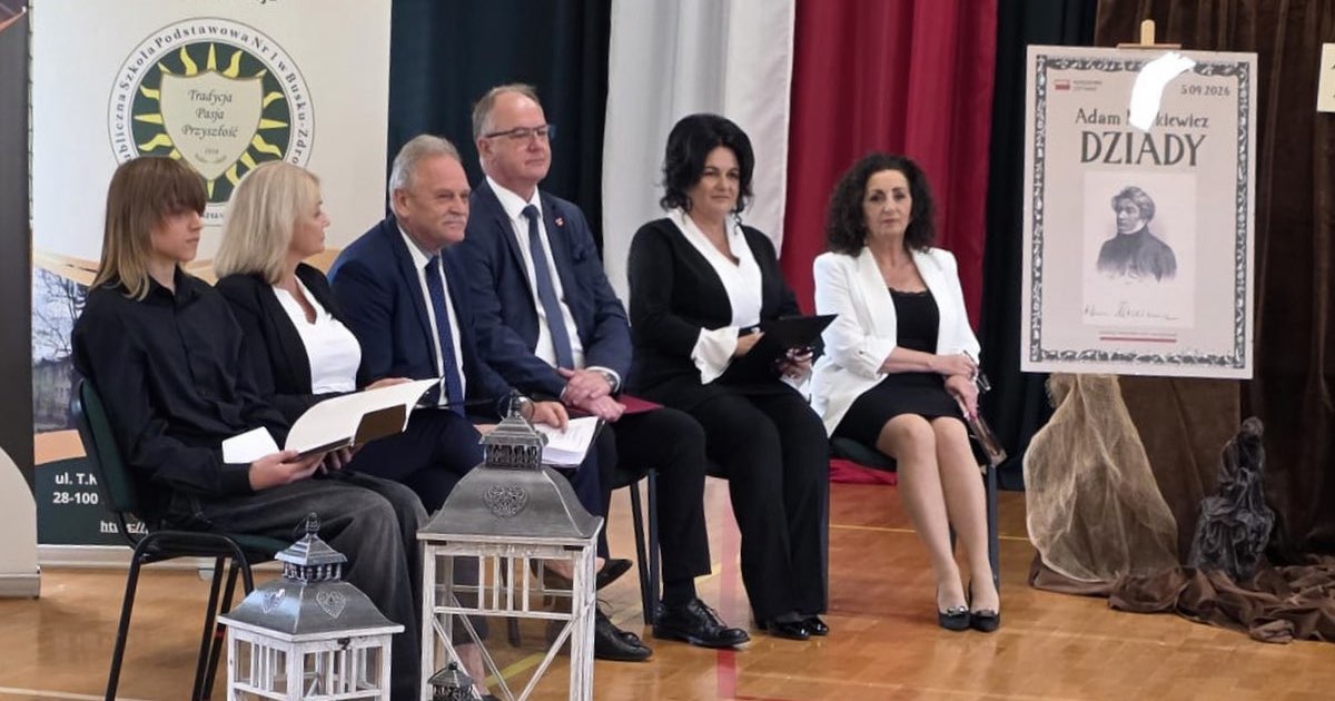 „Dziady” Adama Mickiewicza wybrzmiały podczas Narodowego Czytania w „Jedynce” w Busku-Zdroju