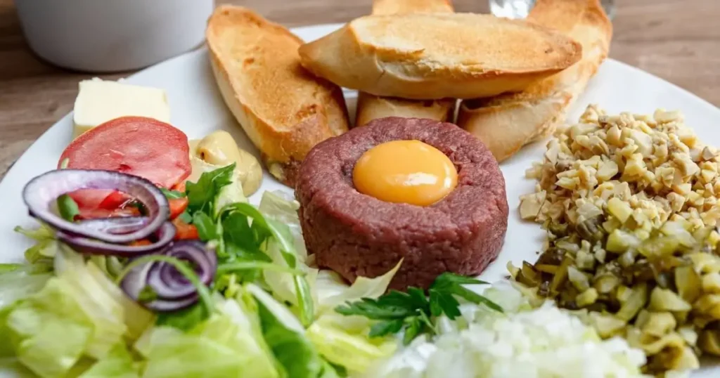 Tatar w Restauracji Słowacki stawia na klasyczne smaki