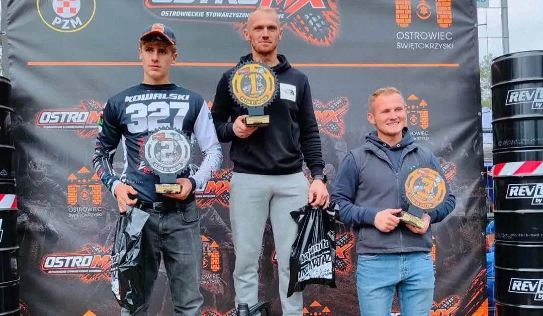 Bartek Kowalski na podium w Ostrowcu Świętokrzyskim. Sukces Enduro Busko-Zdrój