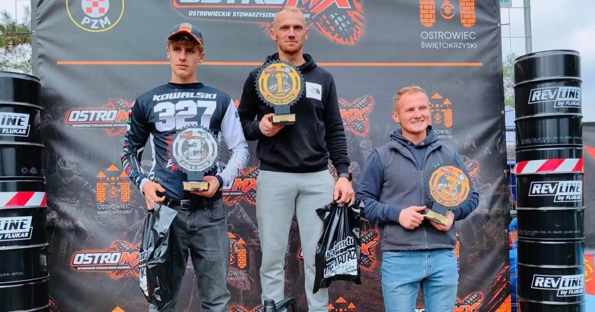 Bartek Kowalski na podium w Ostrowcu Świętokrzyskim. Sukces Enduro Busko-Zdrój