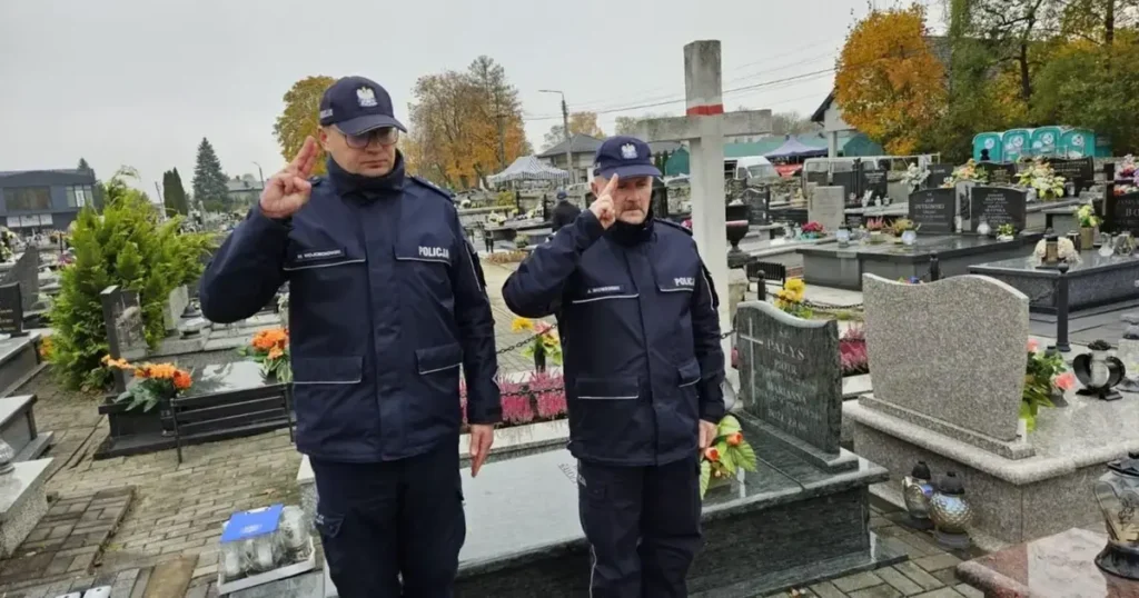 buscy policjanci uczcili pamięć poległych funkcjonariuszy